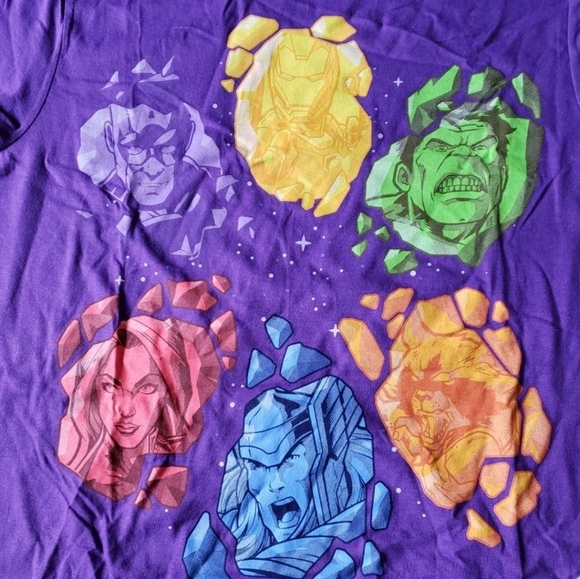 **Host pick**Marvel Tee Shirt - Picture 4 of 8